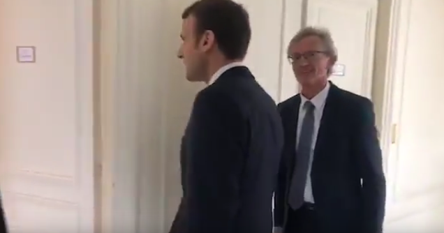 Macron4